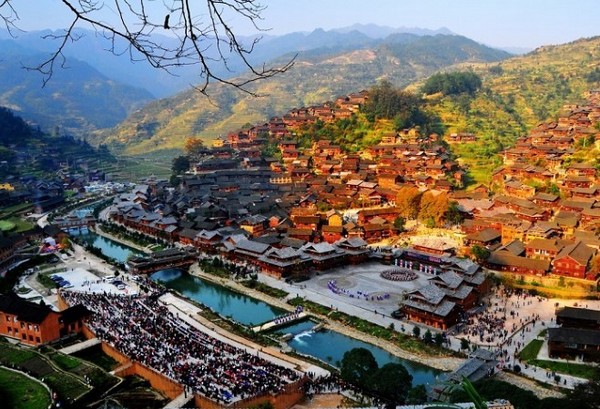 ÂN THI - TRƯƠNG GIA GIỚI - PHƯỢNG HOÀNG CỔ TRẤN 5N4Đ Du Lịch Trung Quốc-1